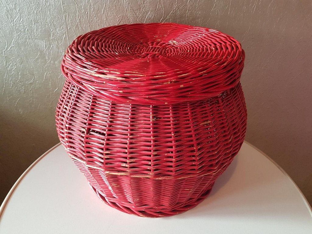 retro vintage jaren 70 rotan rieten poef opberg mand rood, Ophalen, Gebruikt, Mand, Gevlochten
