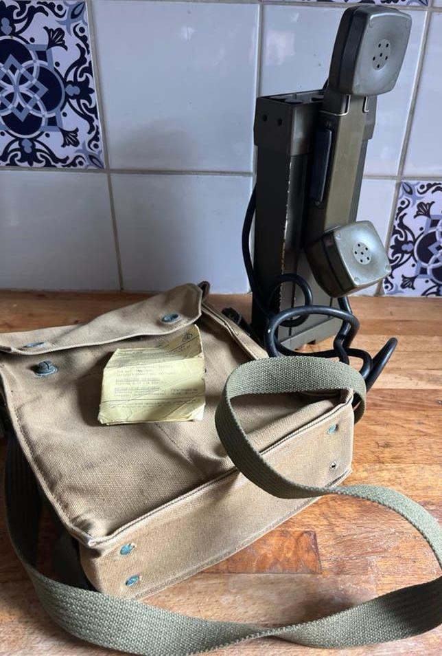 Veldtelefoontoestel defensie handset TA-4881 Landmacht, Verzamelen, Militaria | Algemeen, Ophalen of Verzenden, Landmacht, Nederland