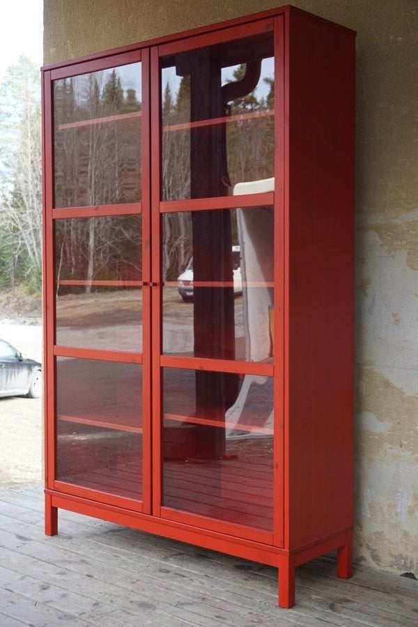 IKEA Linnarp houten vitrinekast - Legkast - Rood, Huis en Inrichting, Ophalen, Gebruikt, 100 tot 150 cm, 150 tot 200 cm