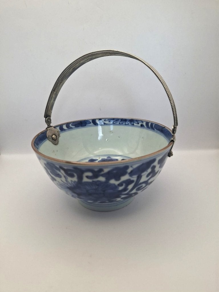 Chinees porseleinen kom met zilveren hengsel (ca. 1700), Ophalen of Verzenden