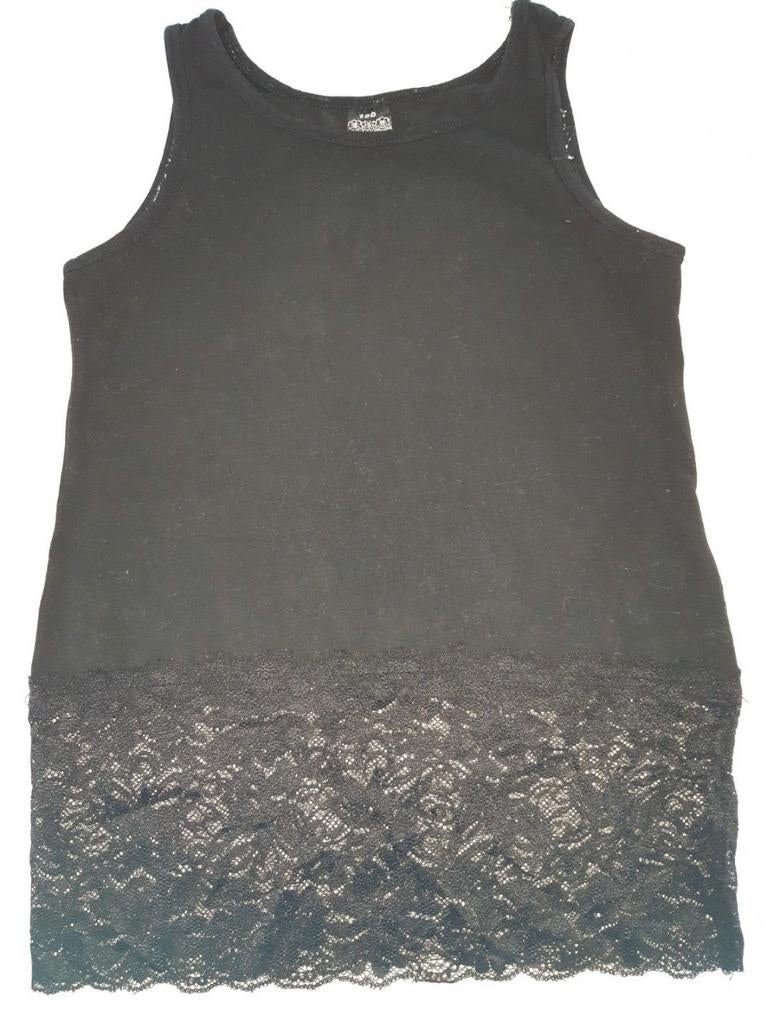 Zwart topje met kanten onderrand, mt. 128, Ophalen of Verzenden, Zo goed als nieuw, Meisje, Shirt of Longsleeve
