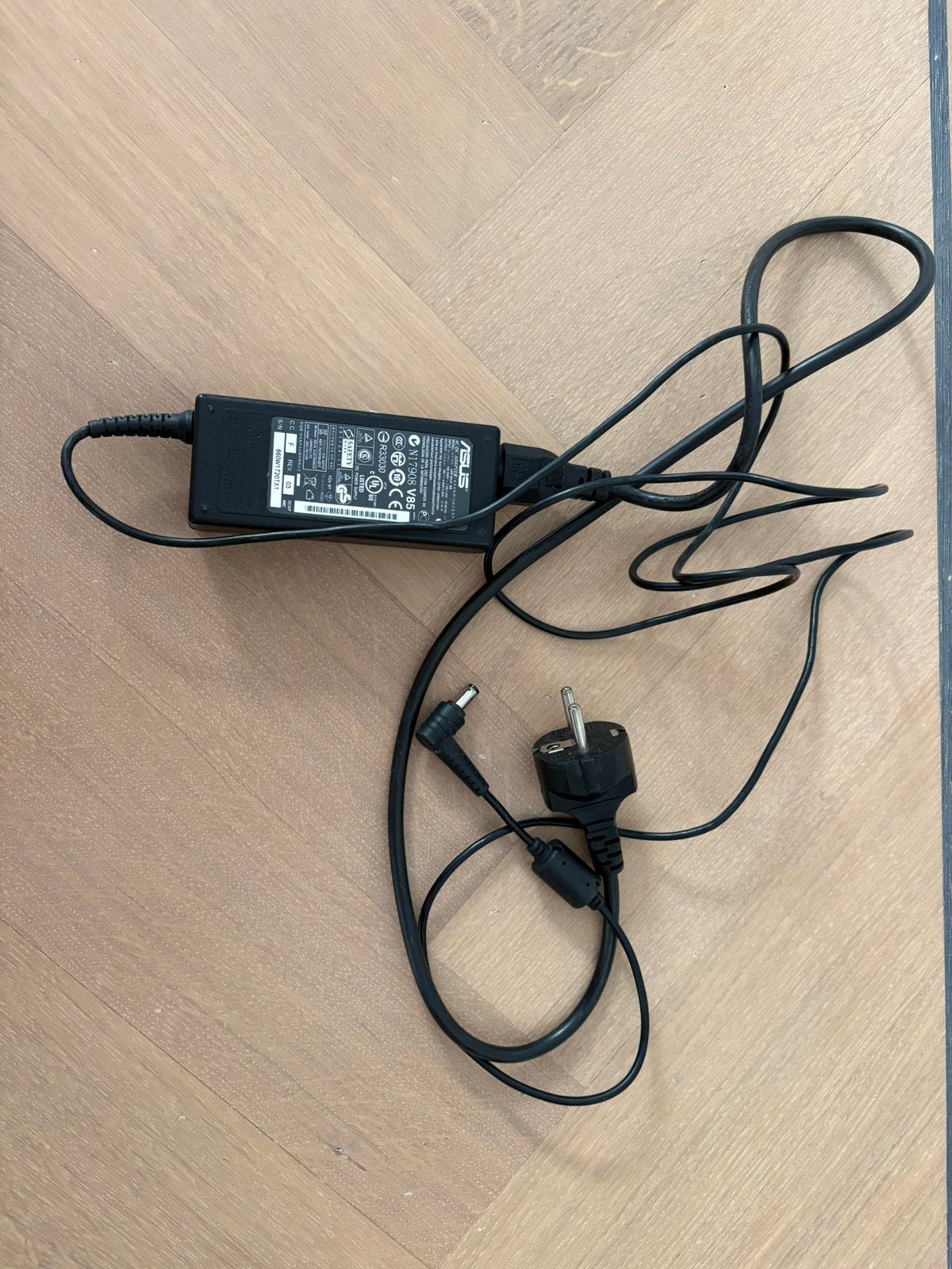 Originele Asus adapter ADP-65JH BB, Ophalen of Verzenden, Zo goed als nieuw