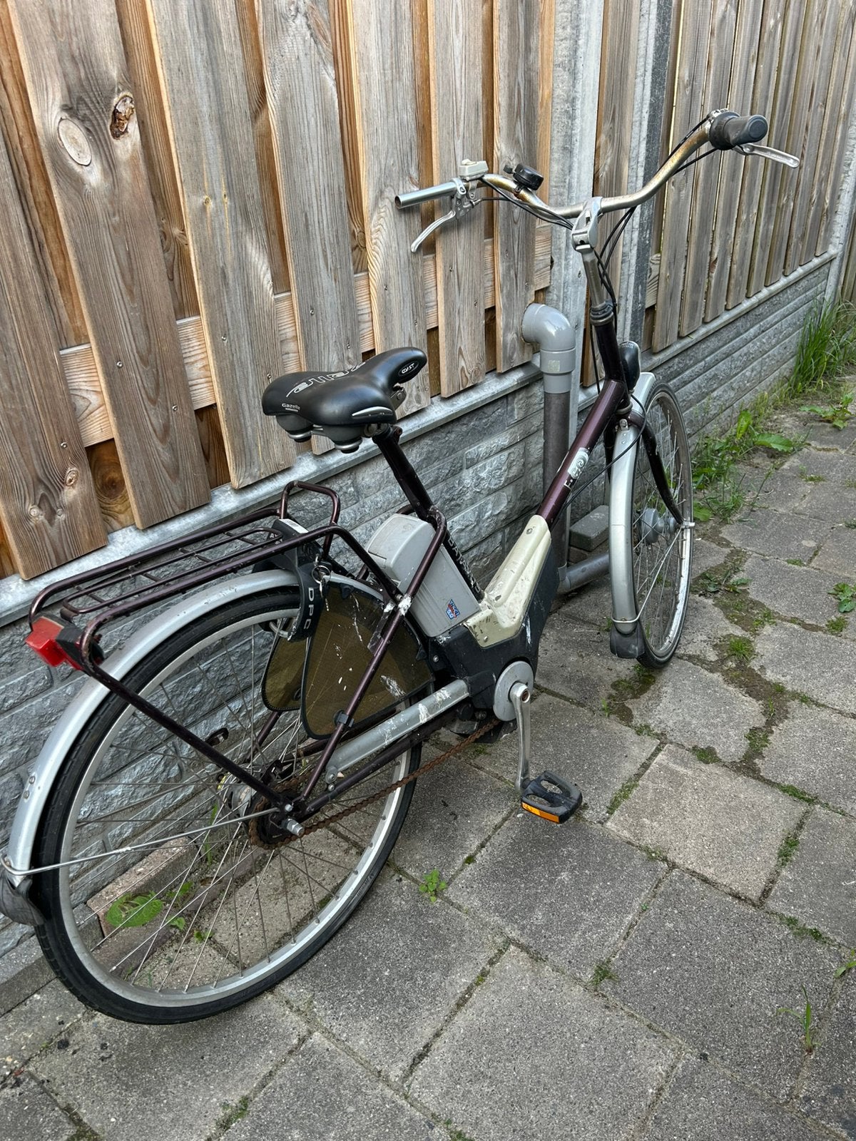 Damesfiets Gazelle,3 versnelling,28 inch, hand/trommelremmen, Ophalen of Verzenden, Zo goed als nieuw, Gazelle