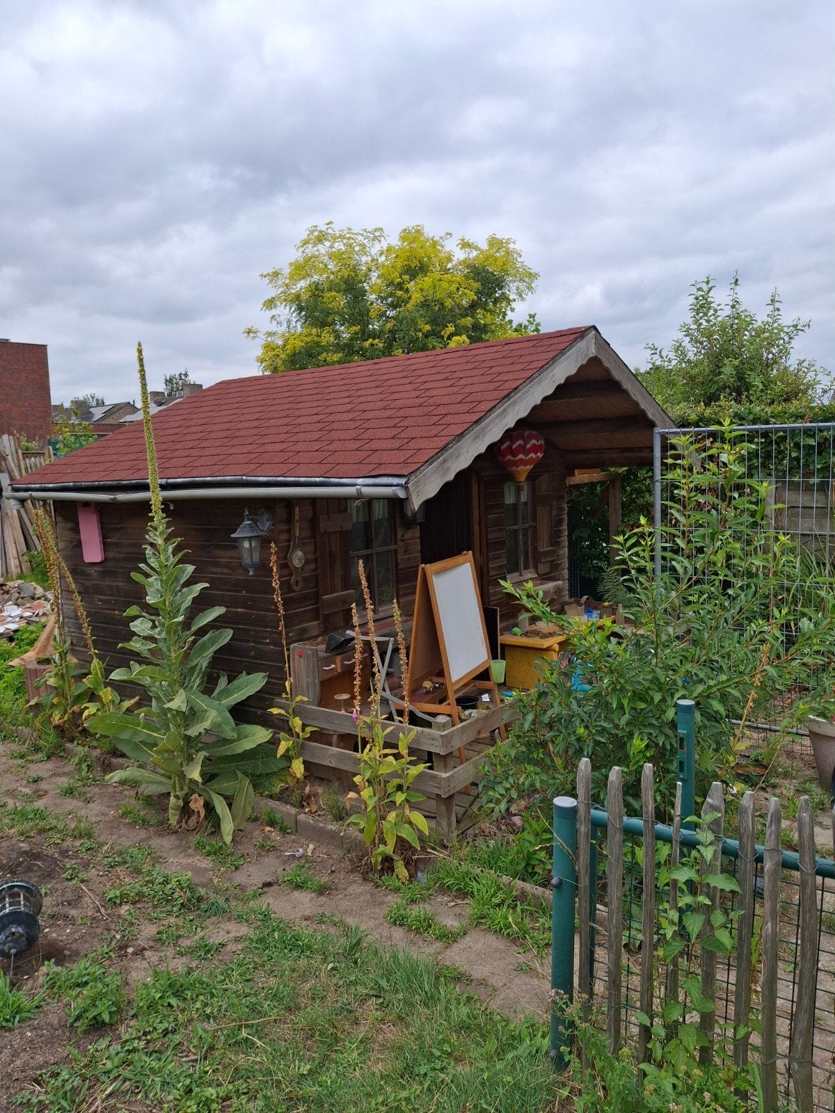Tuinhuisje met veranda en overstekend dak, Tuin en Terras, Tuinhuizen, Ophalen