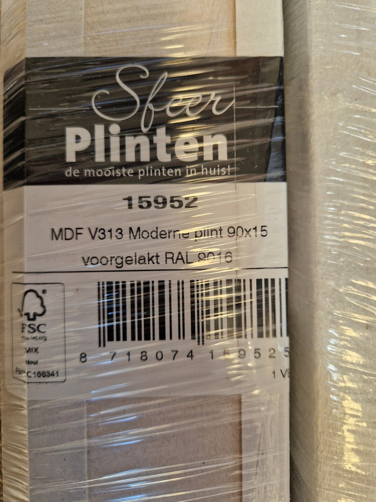 MDF Moderne plint 90x15 voorgelakt RAL 9016, Ophalen, Nieuw, Mdf, Minder dan 100 cm