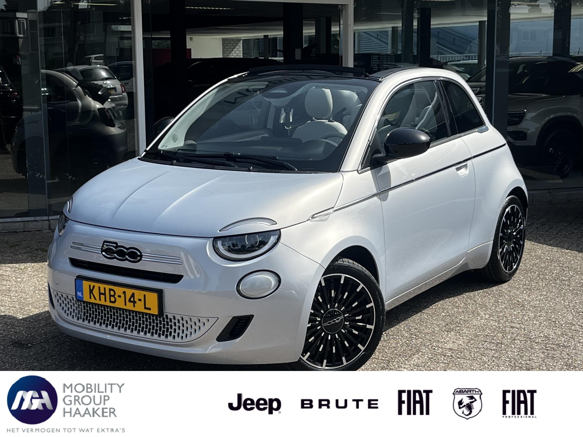 Fiat 500C 1.0 Hybrid La Prima | JBL | Panoramadak | Leer, Auto's, Gebruikt, Euro 6, Cabriolet, 4 stoelen