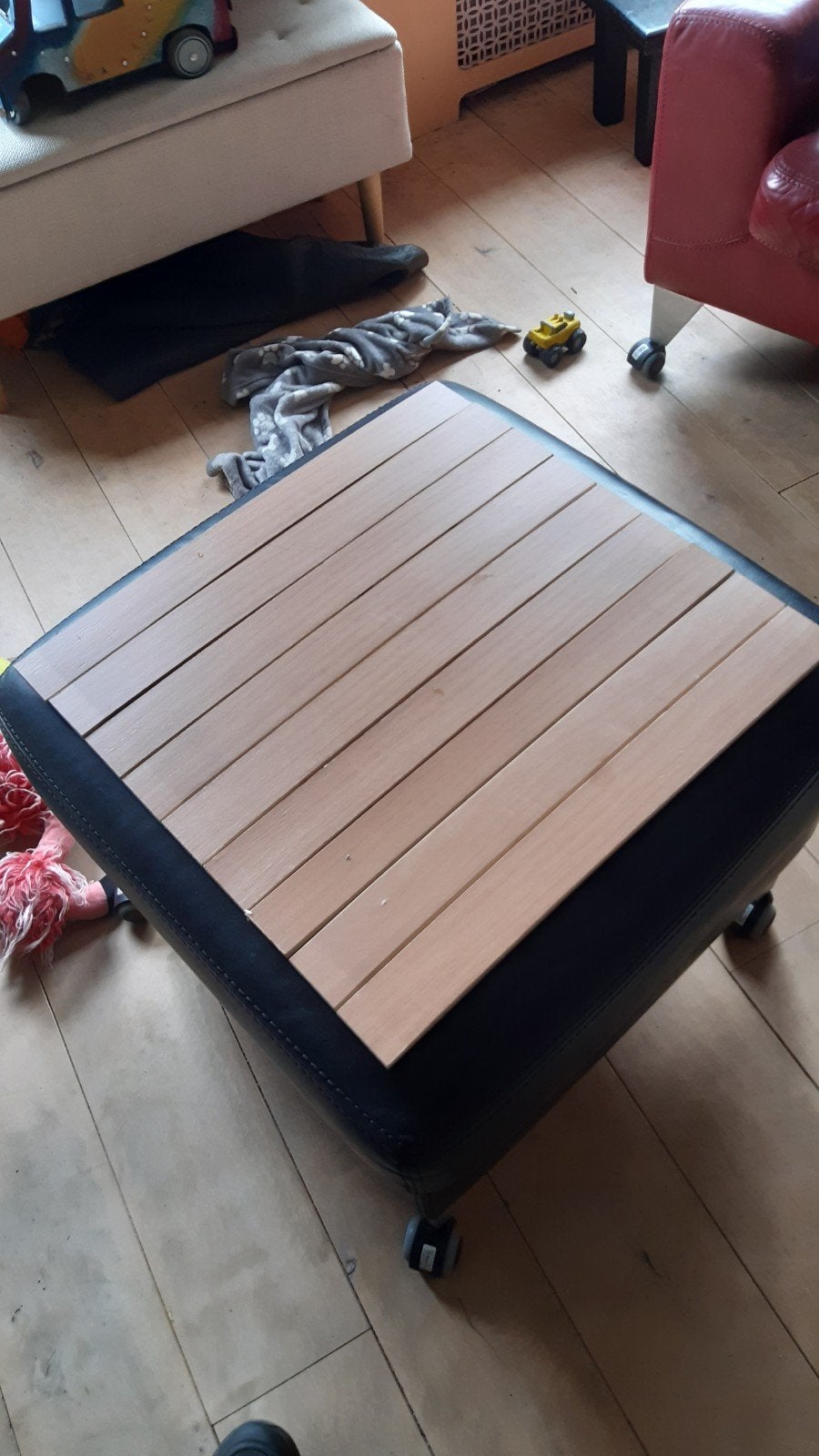 zwarte leren hocker, Huis en Inrichting, Ophalen, Overige materialen, Gebruikt, 50 tot 100 cm