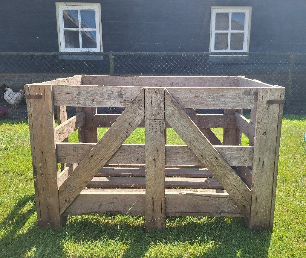 Houten kist en zaagbok / zaagstandaard, Ophalen, Gebruikt