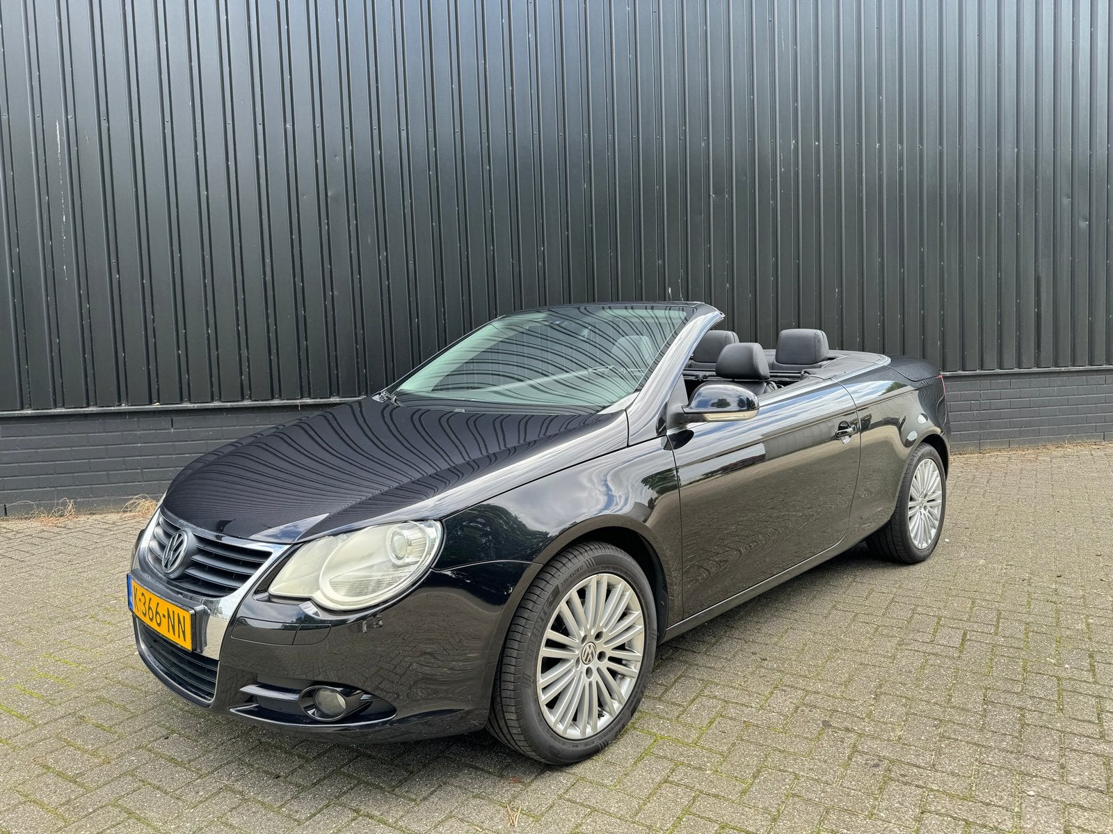 Volkswagen Eos 2.0 16V FSI 110KW 2006 Zwart, Auto's, Voorwielaandrijving, 1496 kg, 4 cilinders, 4 stoelen