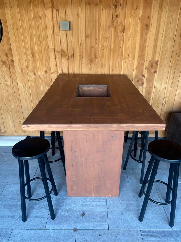 Stevige bartafel met 6 krukken - Ideaal voor thuisbar, Ophalen, Gebruikt