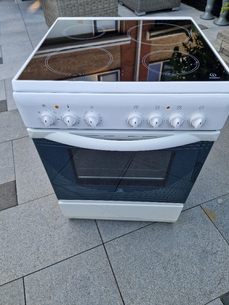 Indesit keramisch fornuis, Witgoed en Apparatuur, Ophalen, Hete lucht, 60 cm of meer, Keramisch