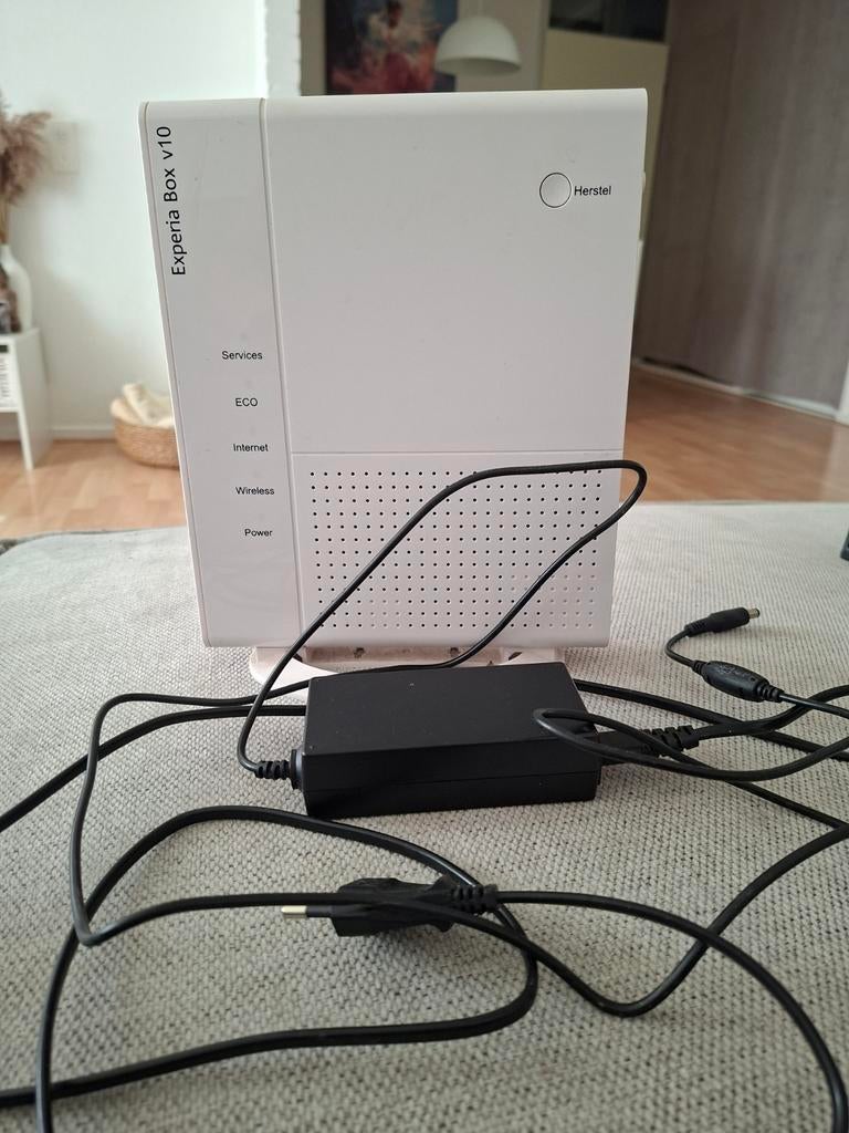 Telfort Experia Box V10 Router/Modem - Zo goed als nieuw, Ophalen of Verzenden, Zo goed als nieuw, Router met modem, Telfort