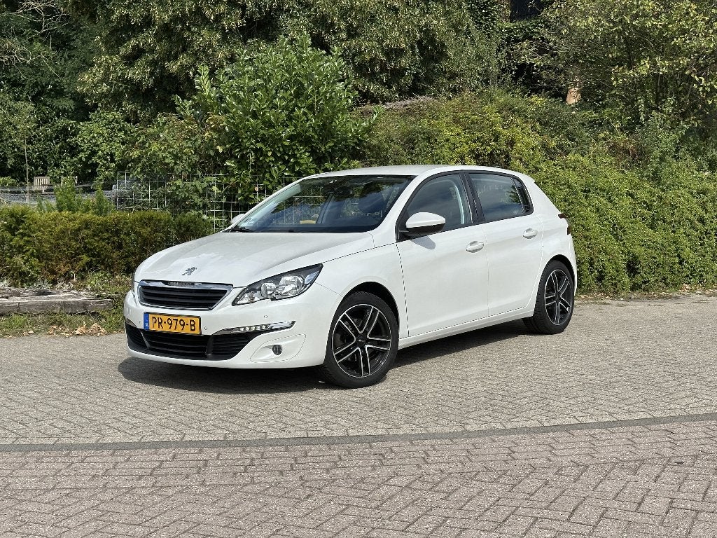 Peugeot 308 1.2 e-THP Allure, Carplay, Climate, PDC, Audio, Auto's, Voorwielaandrijving, Lichtsensor, Stof, Handgeschakeld