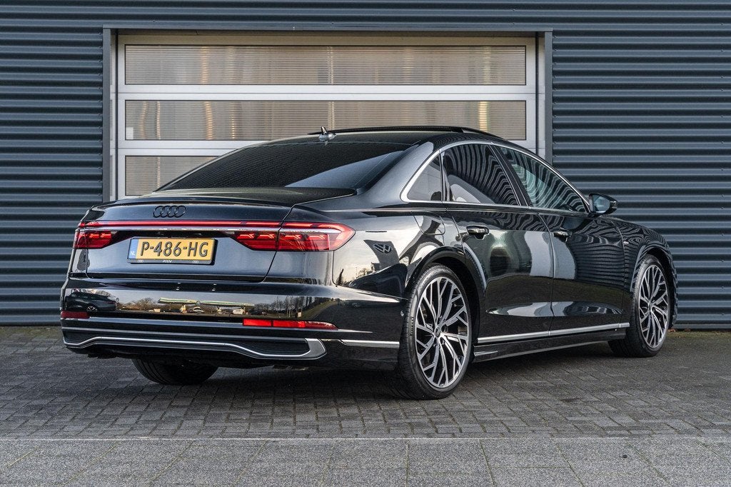 Audi A8 60 TFSIe 462pk quattro | Panoramadak | Achterasbestu, Auto's, Audi, Automaat, 12 maanden, Gebruikt, 2995 cc