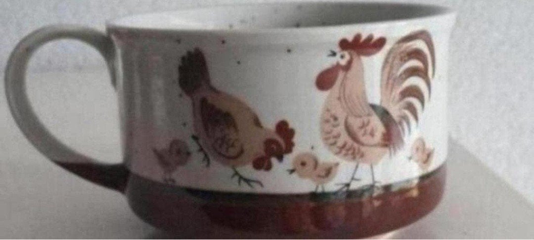 Soepkom met haan en kip decoratie, Gebruikt, Keramiek, Landelijk/Boerenbont, Ophalen of Verzenden