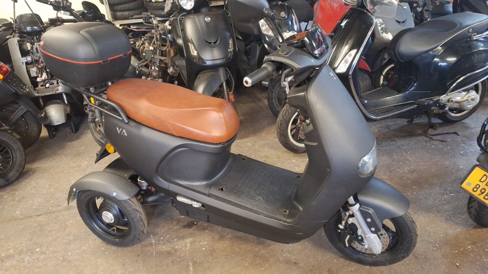 iva t3 3 wiel scooter rijbewijs vrij zgan accu defect, Fietsen en Brommers, Brommeronderdelen | Snorfietsen, Ophalen of Verzenden