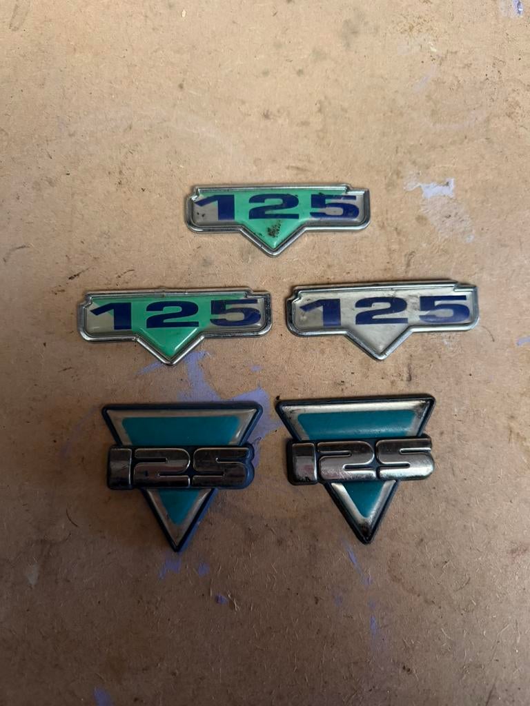 Piaggio skr beenschild embleem 125cc 180cc, Ophalen of Verzenden