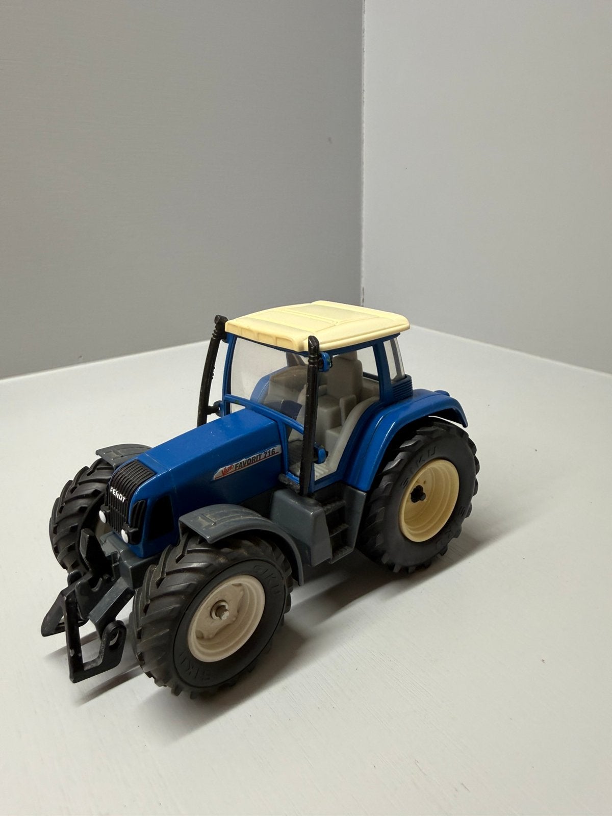 Siku fendt 716 blauw 2, Hobby en Vrije tijd, Modelauto's | 1:32, Ophalen of Verzenden, Gebruikt, Tractor of Landbouw, SIKU