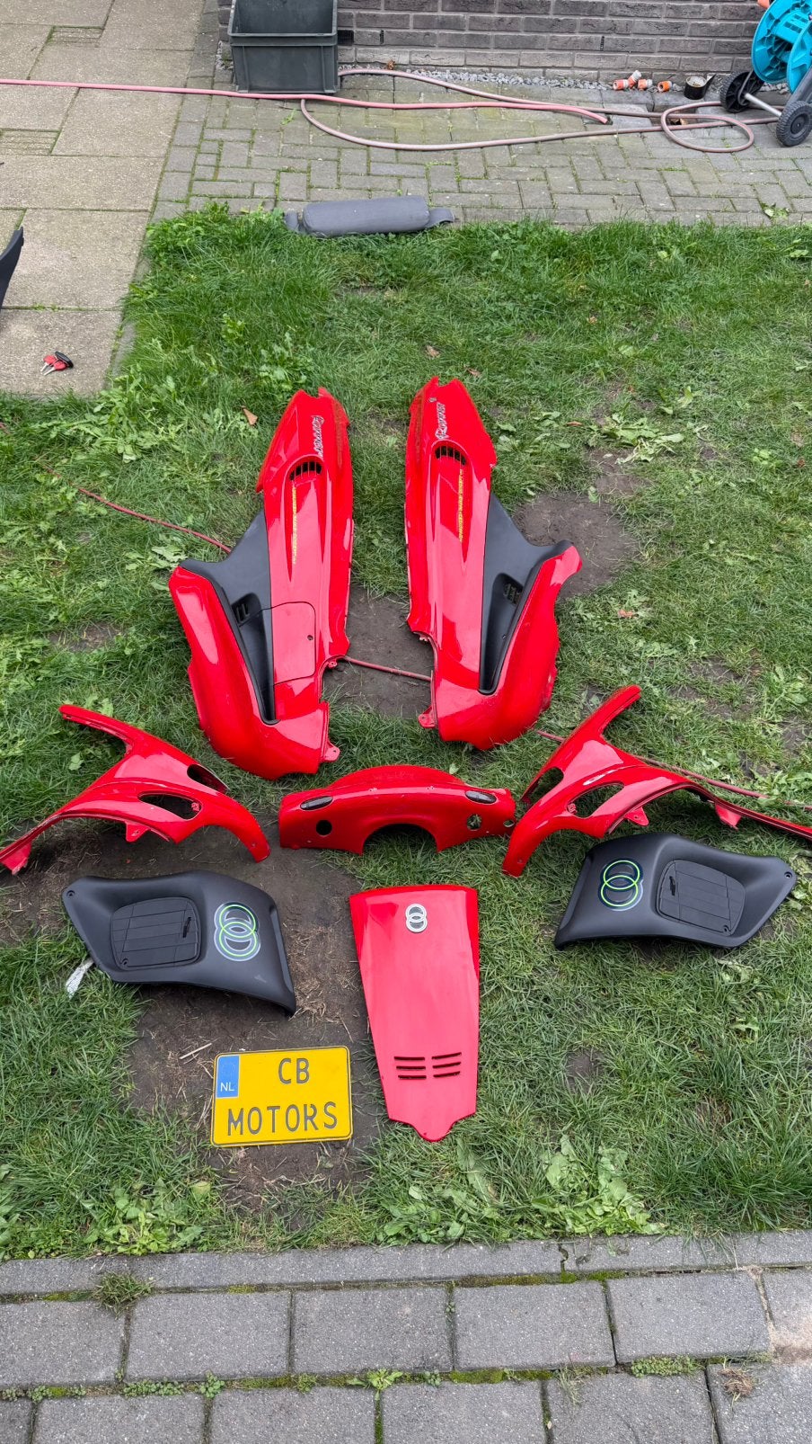 Orginele Gilera Runner kappenset fxr rood, Motoren, Ophalen
