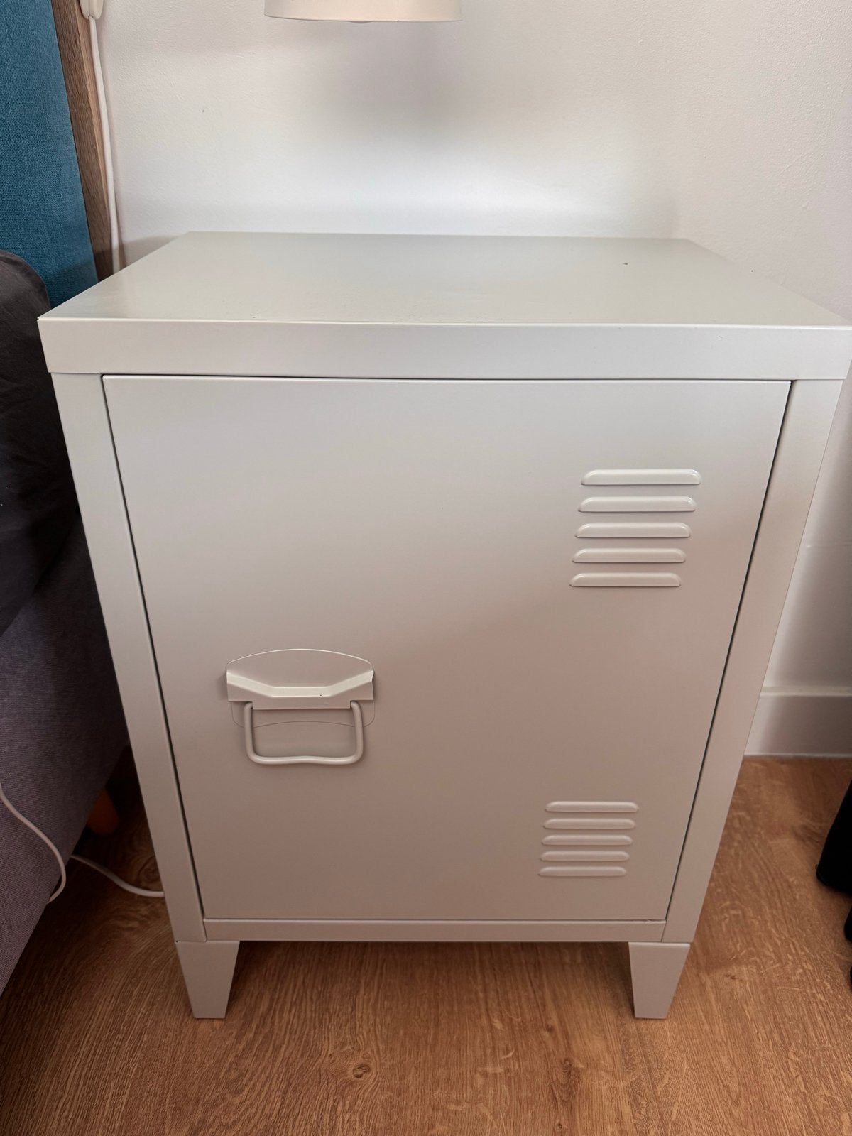 Twee Metalen locker kastjes - Grijs, Ophalen, Gebruikt