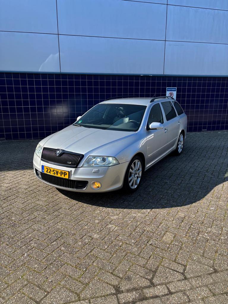 Skoda Octavia 2.0 Tfsi Combi RS, 2006 Zilvergrijs YOUNGTIMER, Euro 5, Zwart, 4 cilinders, 1984 cc
