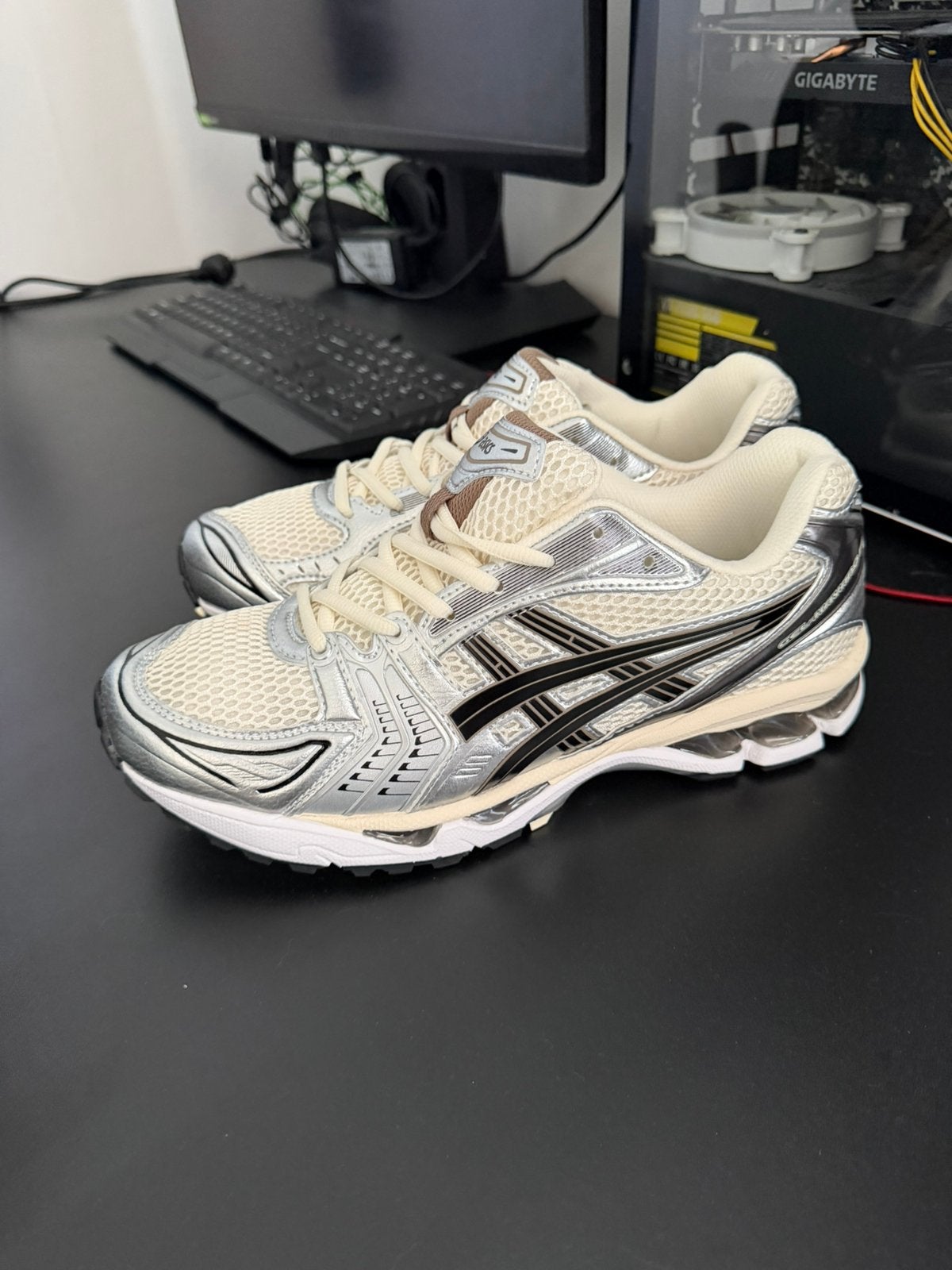 Asics keyano 14 Cream Black, Ophalen of Verzenden, Nieuw, Zwart