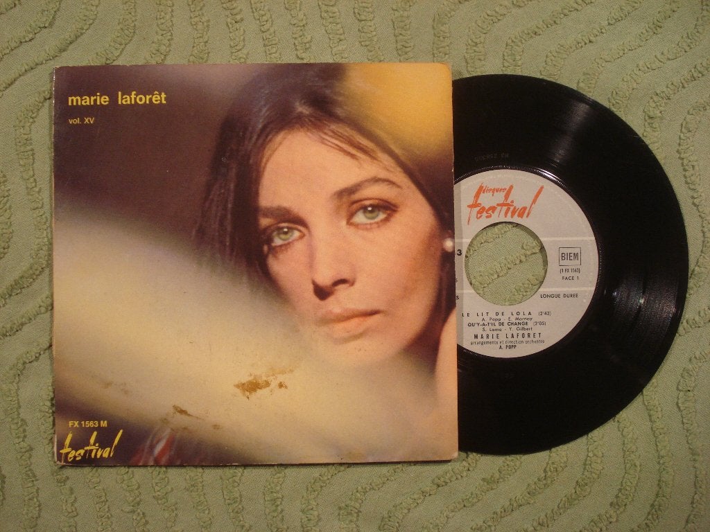 Marie Laforêt 7" Vinyl EP: ‘Le lit de Lola’ (Frankrijk), Gebruikt, 7 inch, Ophalen of Verzenden, EP
