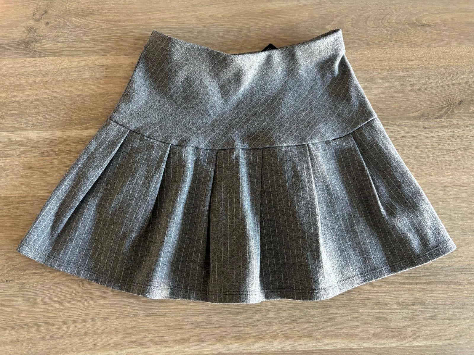 H&M Grijze Geplooide Rok - Maat 122/128, Ophalen of Verzenden, Gebruikt, Meisje, Jurk of Rok