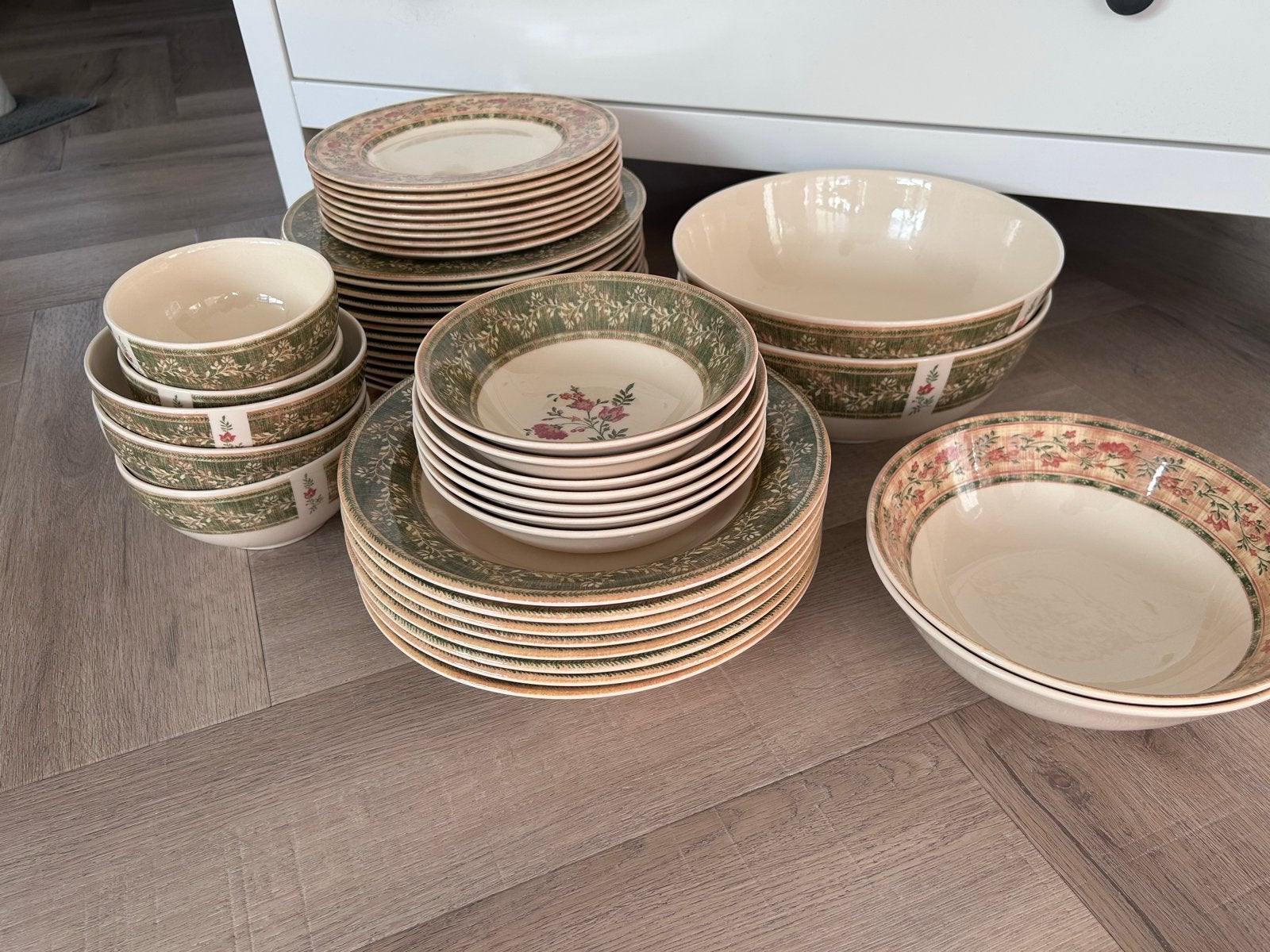 Gebruikt Johnson Brothers Mc Baine servies, Gebruikt, Overige merken, Keramiek, Landelijk/Boerenbont