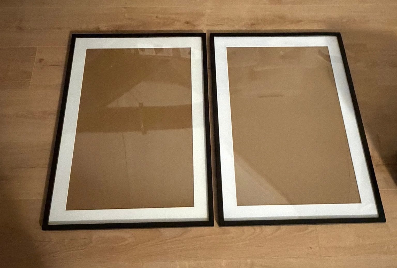 Set van 2 zwarte fotolijsten met passe-partout, Huis en Inrichting, Ophalen, 72 cm, Met passe-partout, Zo goed als nieuw