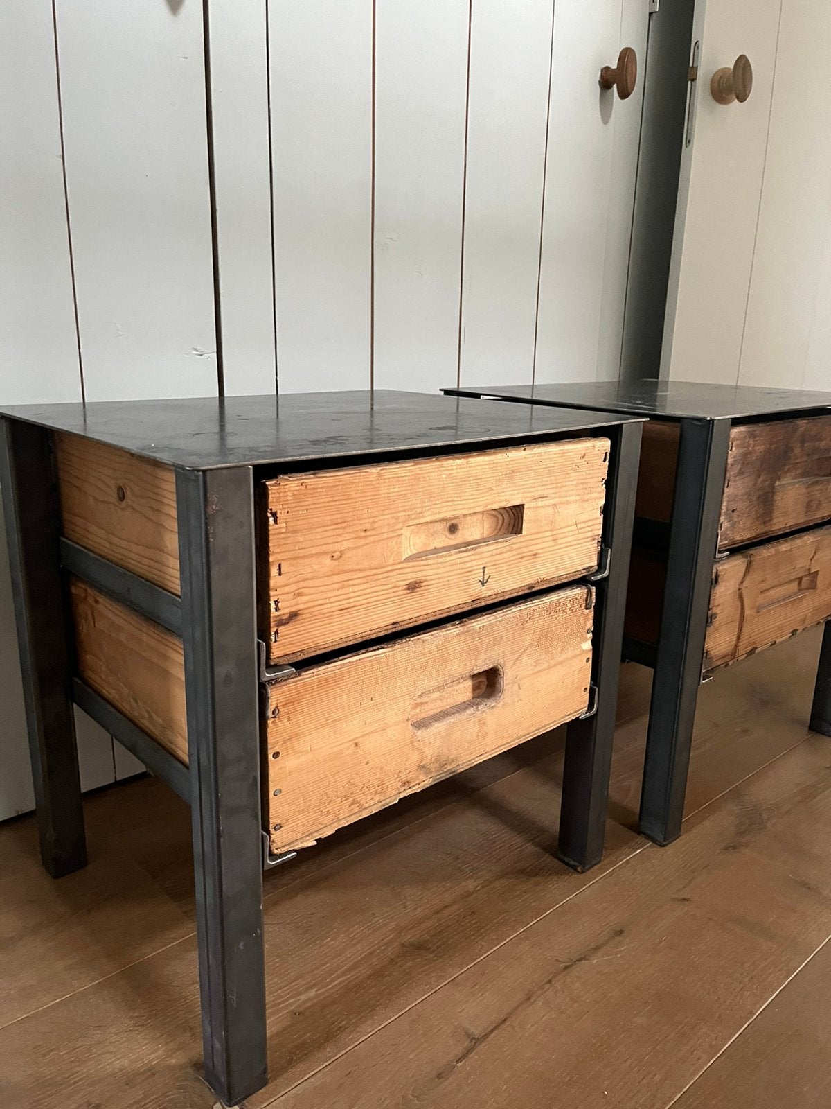 Stoere nachtkastjes vintage/staal, Ophalen, Zo goed als nieuw, 45 tot 65 cm, Minder dan 55 cm