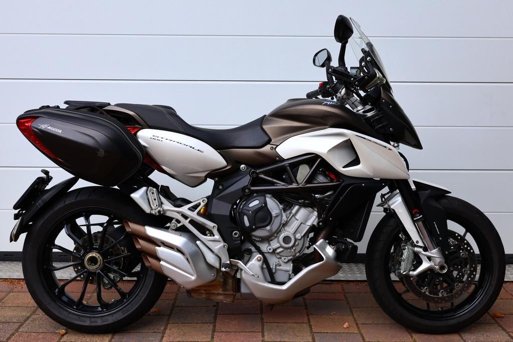 MV Agusta STRADALE 800 F3 ABS EAS TC QSHIFTER (bj 2015), Motoren, Motoren | MV Agusta, Bedrijf, Sport, Meer dan 35 kW, 798 cc