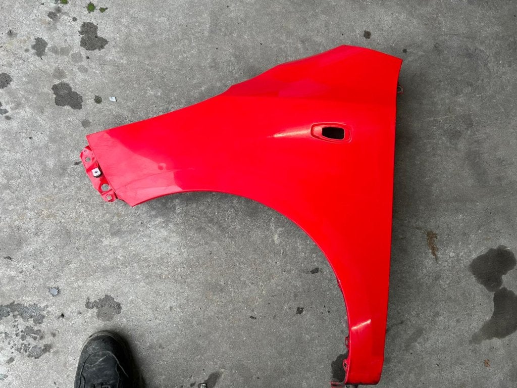 scherm i10 links 2007-2013 rood, Auto-onderdelen, Links, Spatbord, Info@hyundai.com, Hyundai