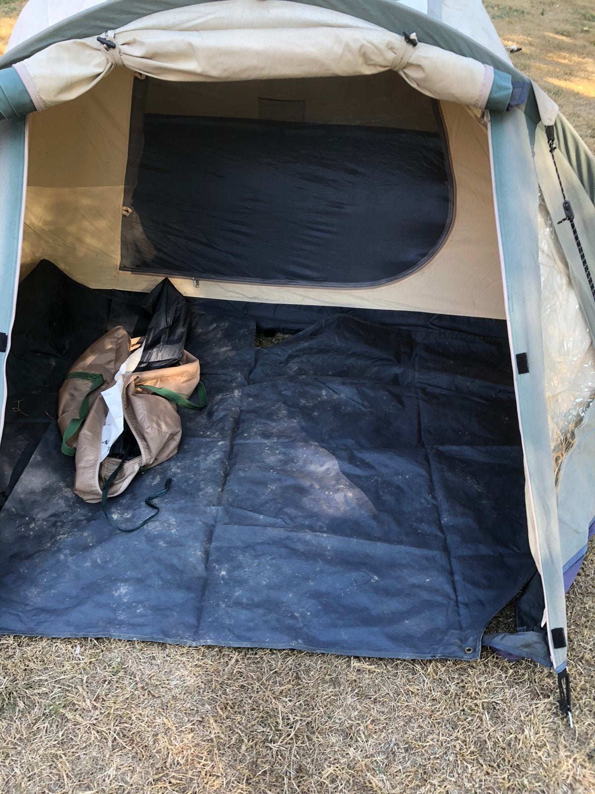 Te koop twee tenten en een vakantie / honden fiets kar, Ophalen, Gebruikt, Tot en met 3