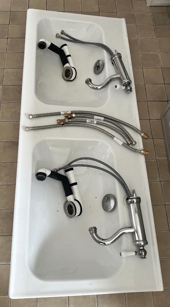 Dubbele wasbak + kranen (Badkamer), Ophalen, Gebruikt, Steen, Wastafel