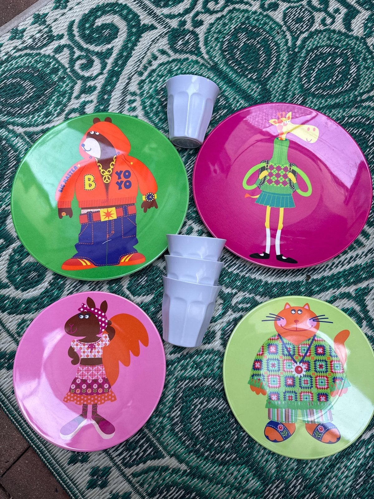 Leuk camping servies: plastic borden en bekers, Ophalen of Verzenden, Gebruikt