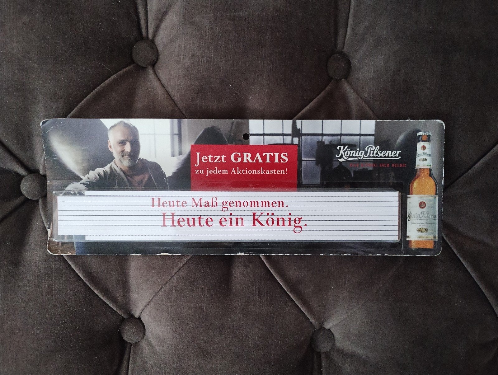 König Pilsener Reclame Meetlint - Vintage Bier Promotie, Ophalen of Verzenden, Gebruikt, Reclamebord