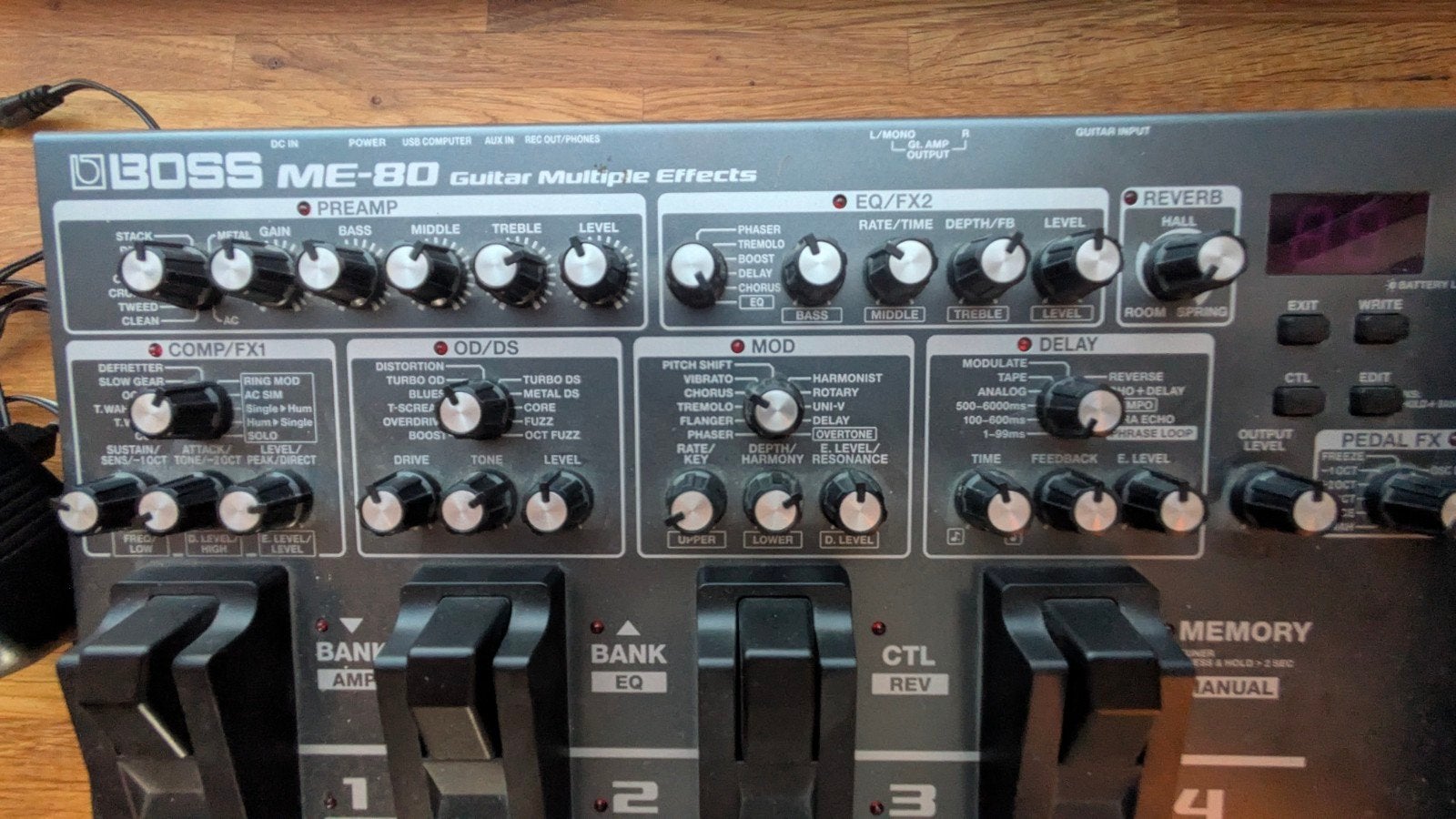 BOSS ME-80 Gitaar Multi-effectpedaal met Adapter, Muziek en Instrumenten, Effecten, Ophalen of Verzenden, Gebruikt, Delay of Echo
