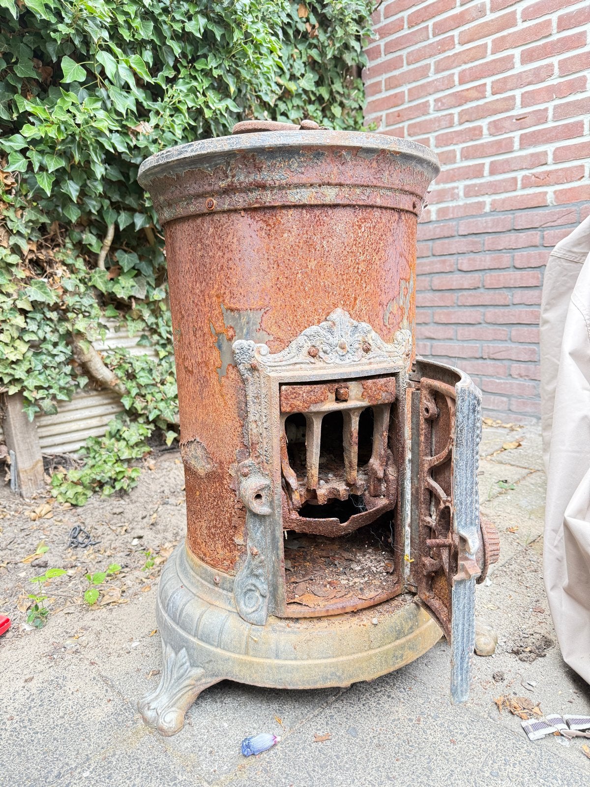 Antieke gietijzeren kachel - opknapper, Huis en Inrichting, Ophalen, Gebruikt, Houtkachel, Vrijstaand