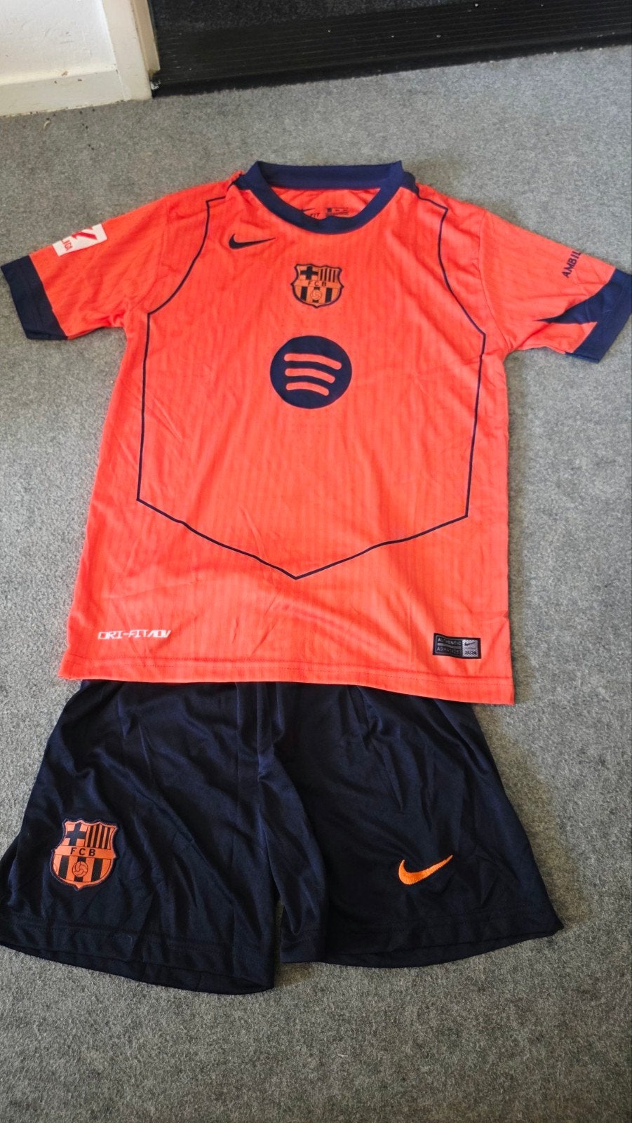 tenue Barcelona, Kinderen en Baby's, Ophalen, Jongen of Meisje, Nike, Nieuw