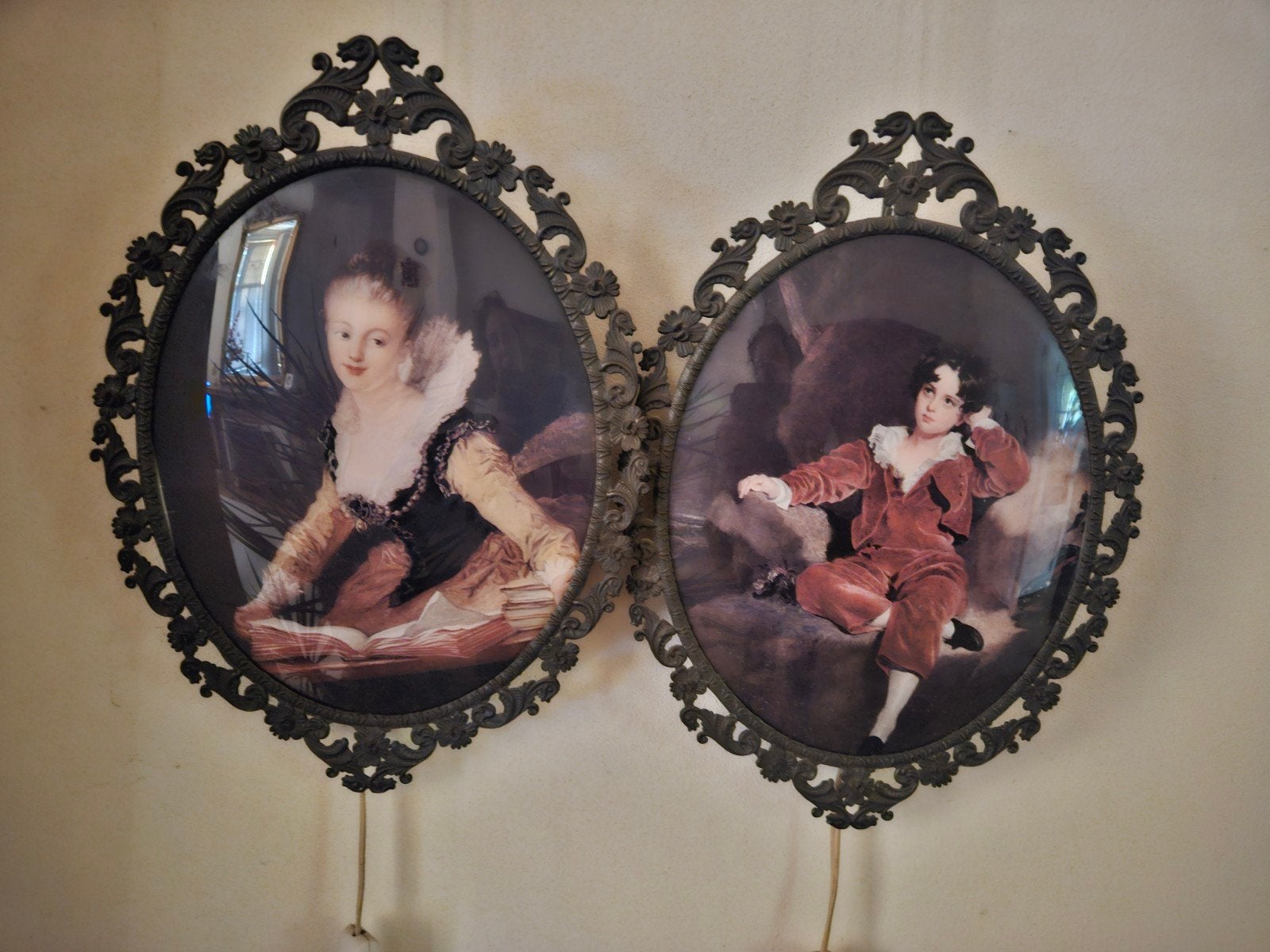 Antieke ovale schilderijen in sierlijke lijsten (2 stuks), Antiek en Kunst, Kunst | Schilderijen | Klassiek, Ophalen of Verzenden