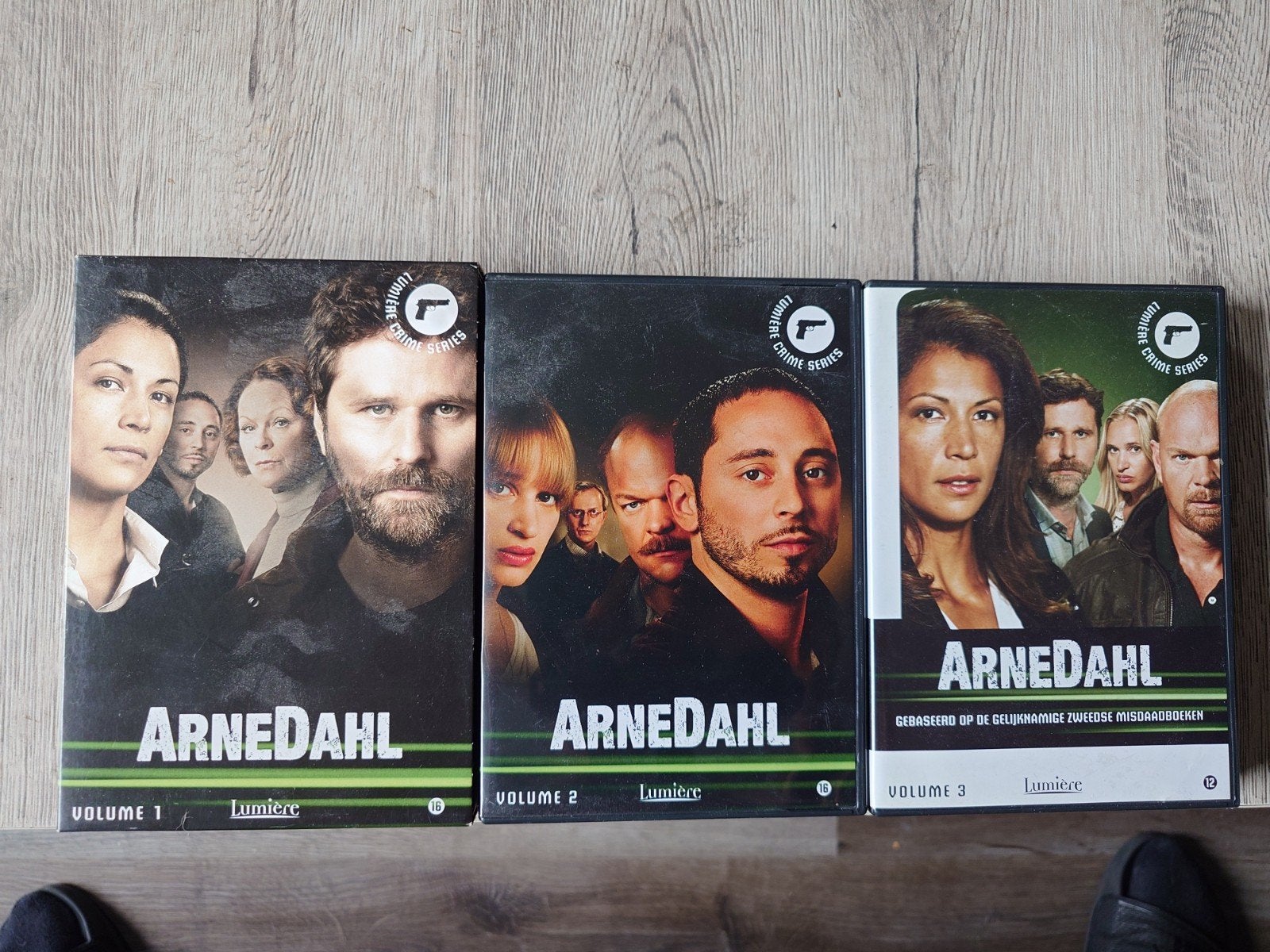 Arne Dahl S1 tm S3 DvDs Met NLO, Ophalen of Verzenden, Zo goed als nieuw
