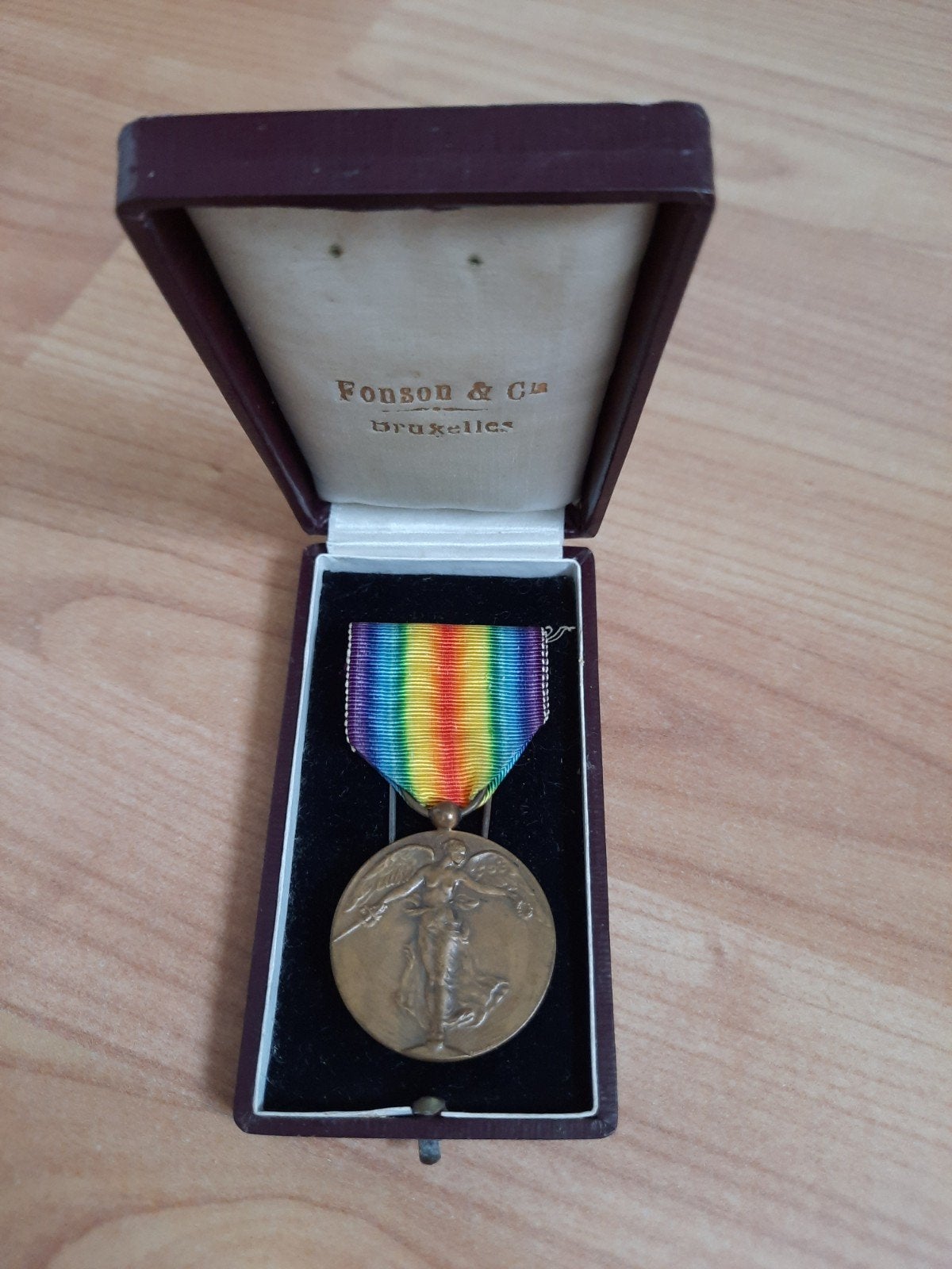 Belgische overwinnings medaille in doosje 1914-1918, Ophalen of Verzenden, Overige materialen