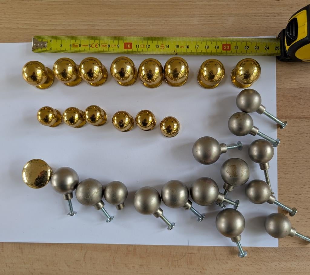 Assortiment knopjes voor lade kasten (oa messing), Antiek en Kunst, Antiek | Koper en Brons, Ophalen of Verzenden