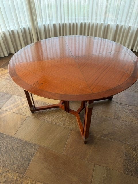 Eetkamertafel rond Schuitema Decoforma Miles – Art Deco, Huis en Inrichting, Tafels | Eettafels, Ophalen, Gebruikt, Art Deco / Dutch Design · geometrische details