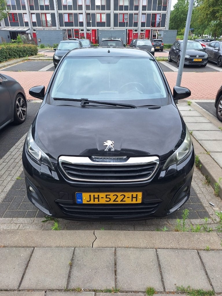 Peugeot 108 1.0 12V E-vti 51KW 5DR 2016 Zwart, Auto's, Peugeot, Voorwielaandrijving, Stof, 4 stoelen, Zwart