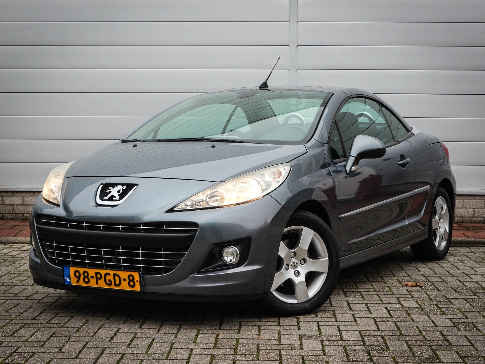 Peugeot 207 CC 1.6 VTi | Clima | Cruise | Pdc | Lichtmetaal, Voorwielaandrijving, Euro 5, Stof, Gebruikt