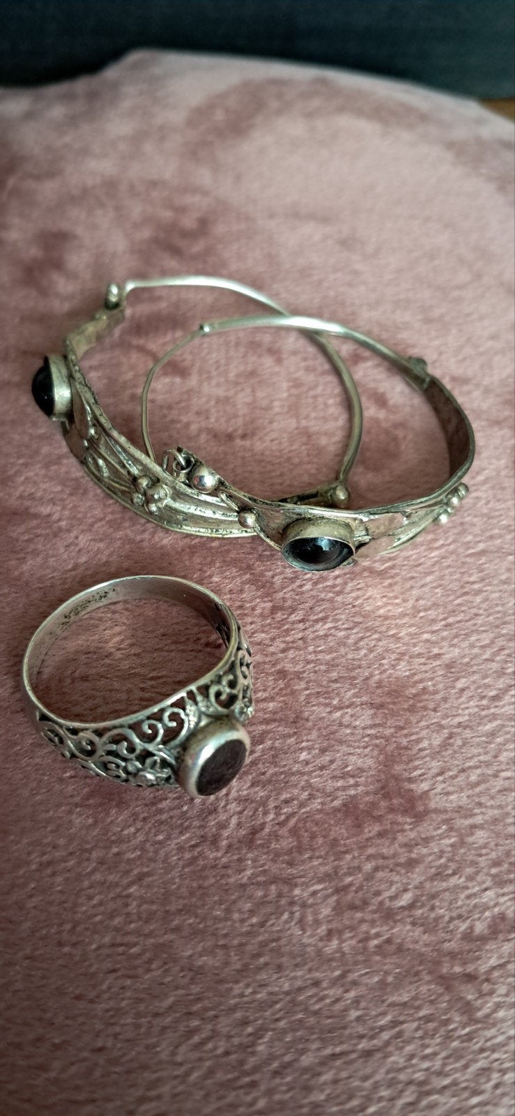 Zilveren set: oorbellen en ring met zwarte steen, Gebruikt, Ophalen of Verzenden, Met edelsteen, Dame