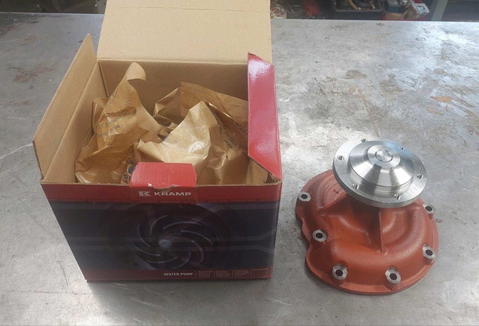 Waterpomp Case IH geschikt voor Waterpomp nog nieuw in doos, Ophalen of Verzenden, Nieuw