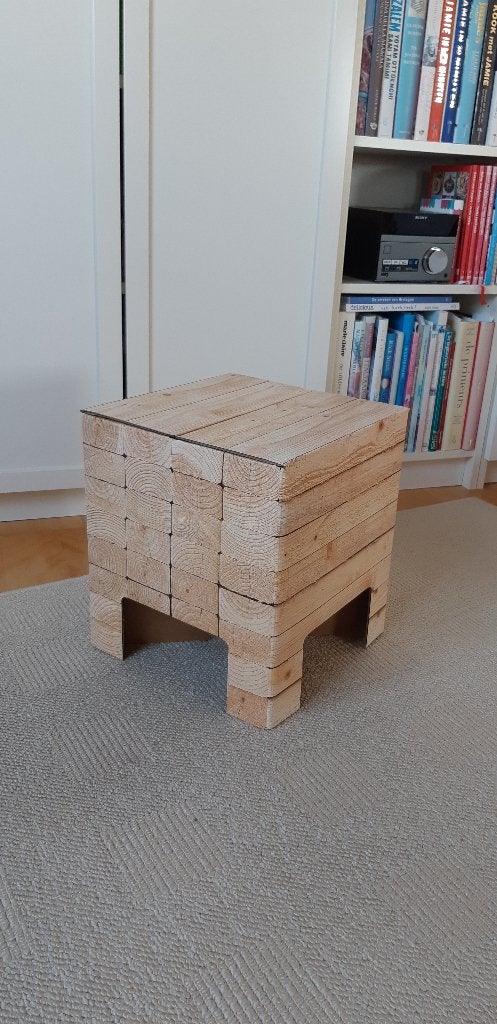 Stijlvol krukje van karton, Ophalen, Zo goed als nieuw, Overige materialen